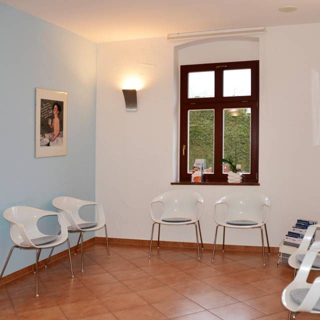 Zahnärztin Lisett Schmude Wartezimmer
